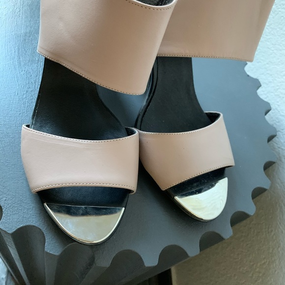 $89🔥Blush color sandals size 39 or 8.5US - Picture 3 of 6